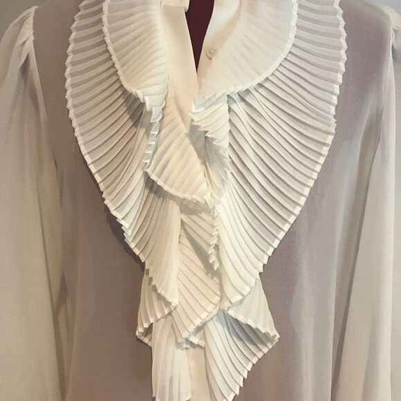 White House Black Market Sheer Cream Ruffle Blouse Women Size Small Pearl Button - Picture 6 of 10